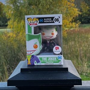 Joker 06 (in black suit) Funko Pop